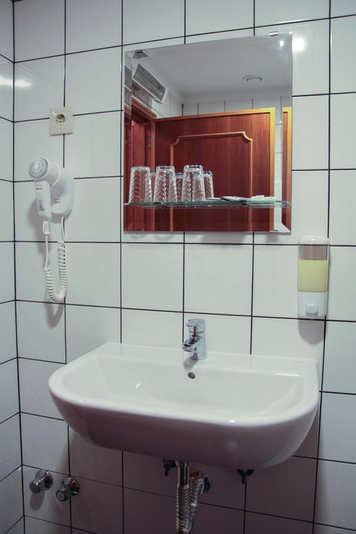 Hotel Kamanga Томар Екстериор снимка