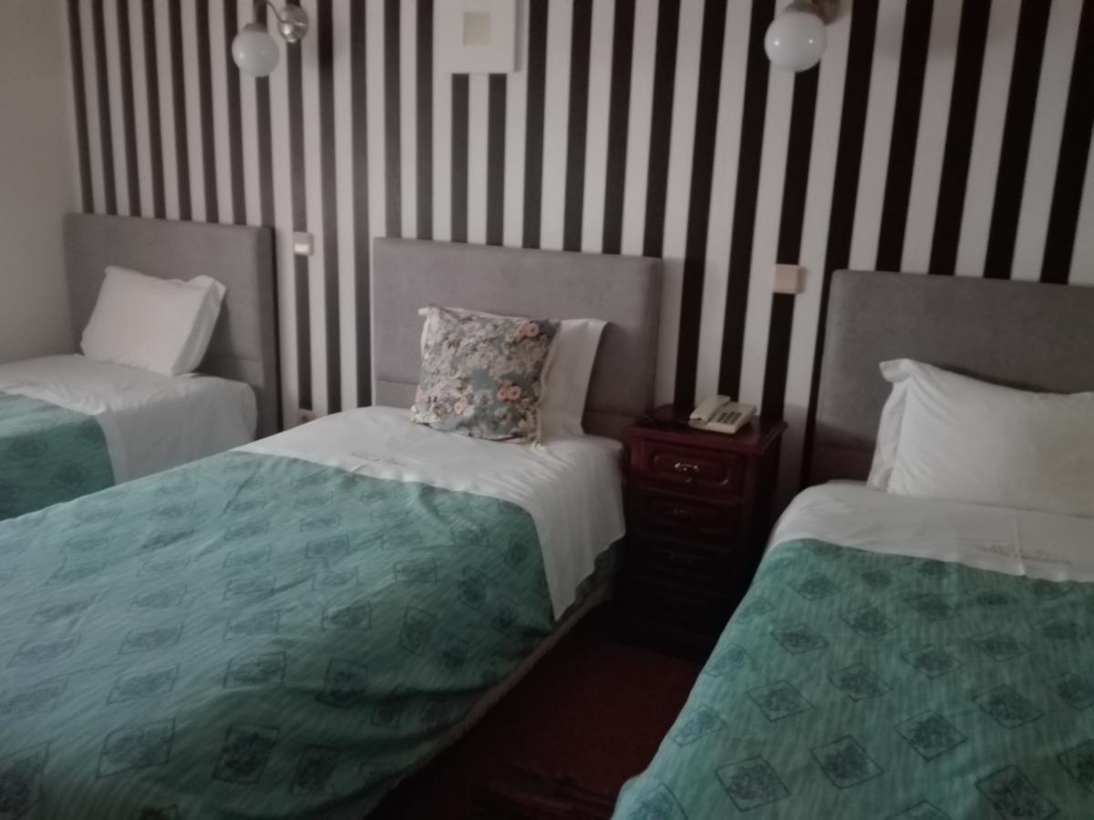 Hotel Kamanga Томар Екстериор снимка