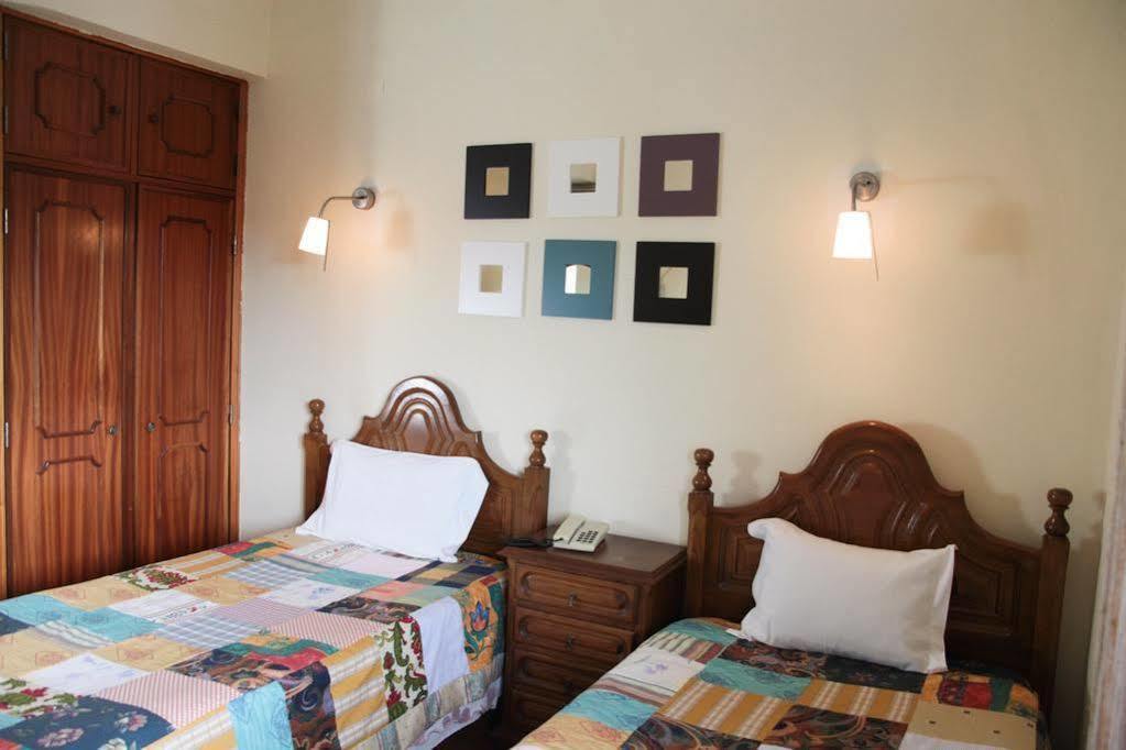 Hotel Kamanga Томар Екстериор снимка