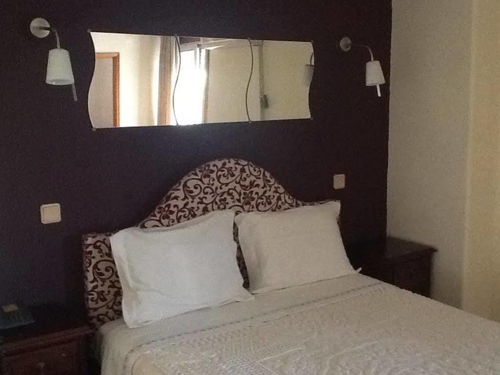 Hotel Kamanga Томар Екстериор снимка